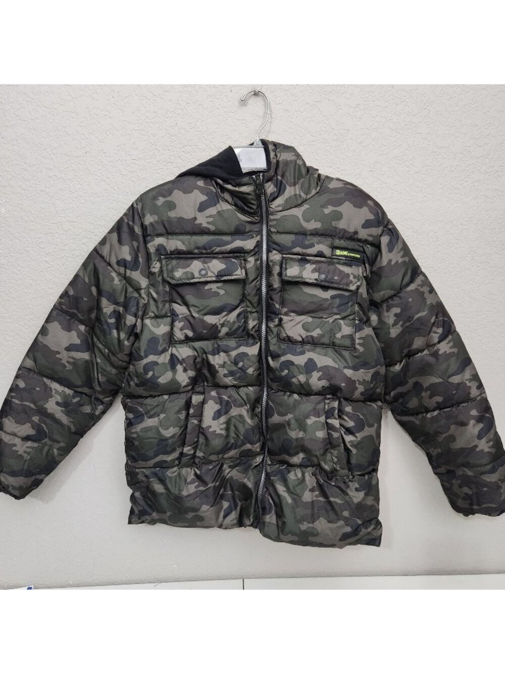 iXtreme Boys Camouflage Puffer Jacket With Hood XL Green Winter Coat Warm Insula